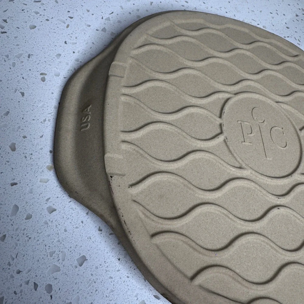 Pampered Chef 1204 Round Stoneware Personal Pizza Stone with Handles Tan USA